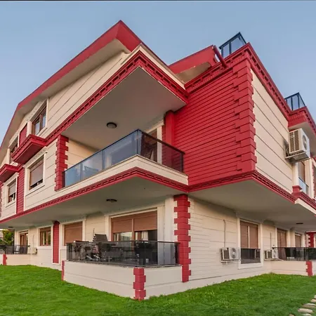 Tema Martili Apart 2*